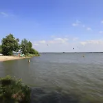 Гостевой дом Strandhotel Weisser Berg Нойштадт-ам-Рюбенберге